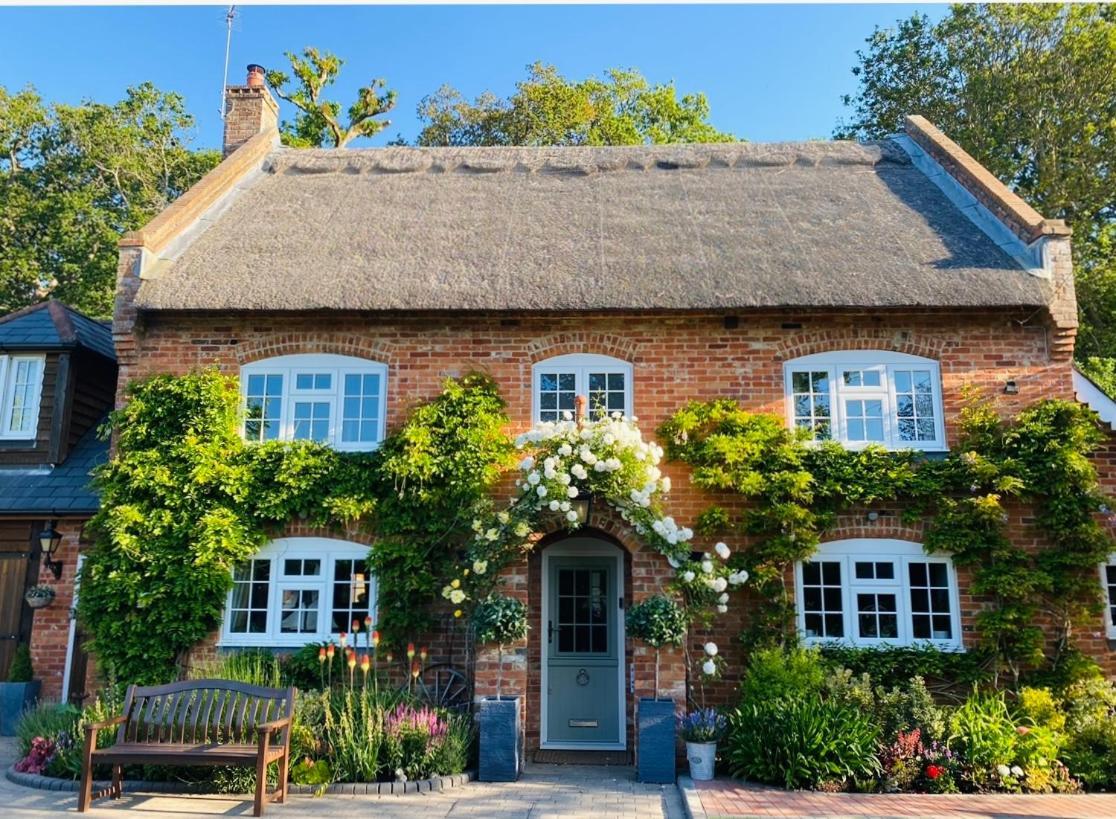 Little Woodside A Beautiful New Forest Self Contained Private Luxury Annexe Нью-Мілтон Екстер'єр фото
